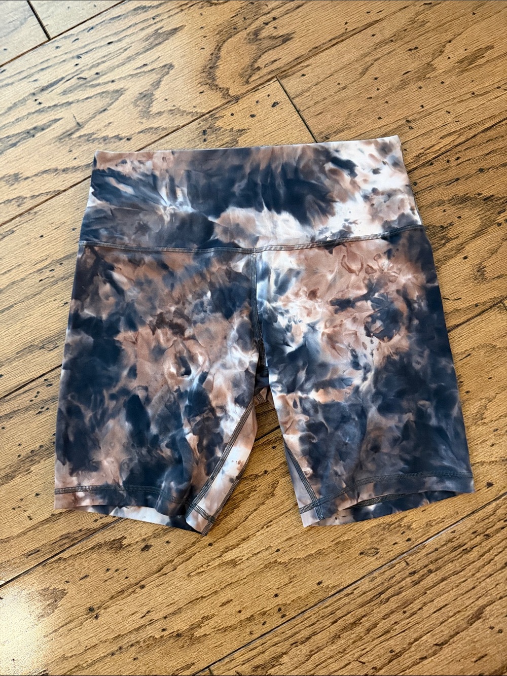 Lululemon Tie-Dye Performance Bike Shorts - Brown & Black
